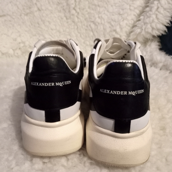 Alexander MQueen Sneakers - Picture 2 of 3